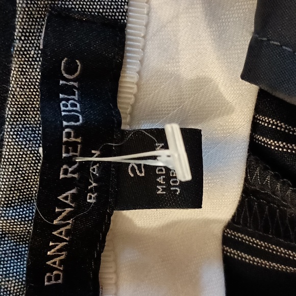 Banana Republic size 2 black pants - Picture 2 of 10